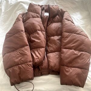Old Navy (size L) quilted puffer coat used once. Great style for the fall.
